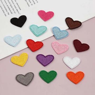 15 piezas de parches para planchar con corazones de colores - para ropa y accesorios