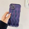 Funda iPhone 15 3D Linear Wavy - Morado