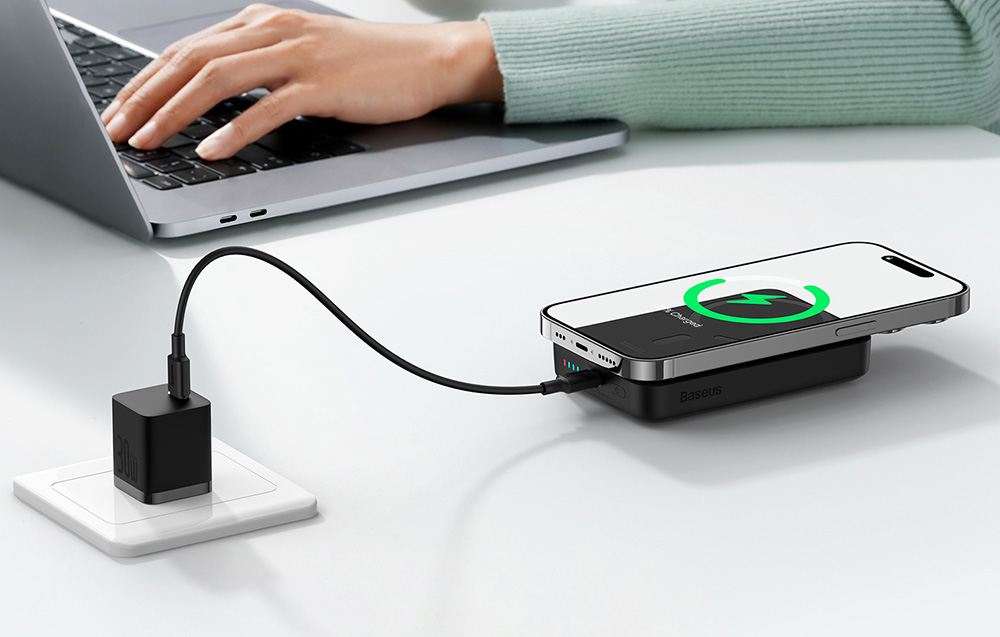 Baseus Magnetic Mini Wireless Power Bank 10000mAh - USB-C 30W, compatible con MagSafe - Negro