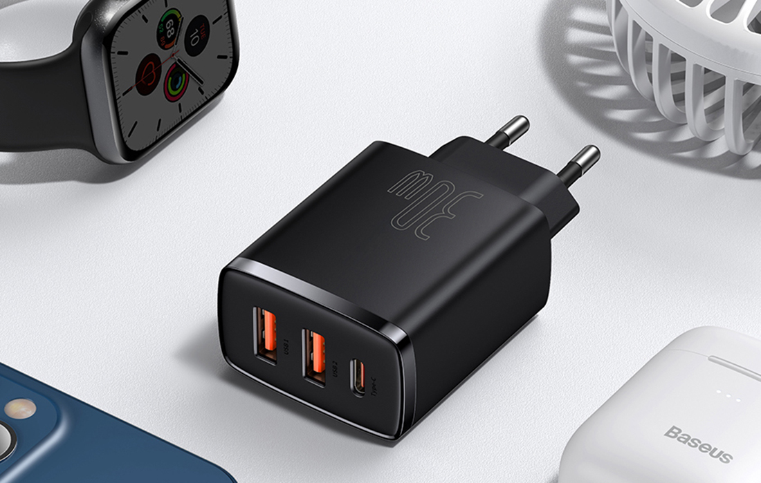 Baseus Compact Cargador rápido 30W - USB-C PD, 2xUSB - Negro